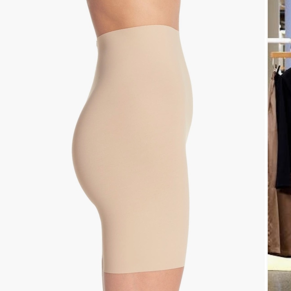Commando
Control High Waist
Shaping Shorts - Picture 2 of 12
